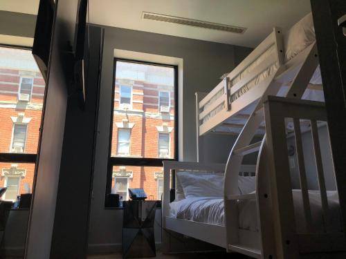 Hotel East Houston, New York