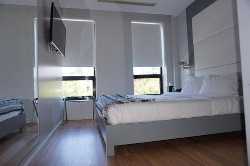 Hotel East Houston, New York