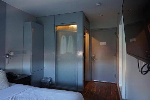 Hotel East Houston, New York
