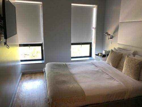Hotel East Houston, New York