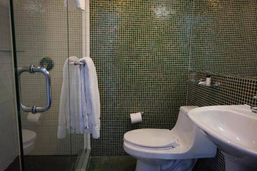 Hotel East Houston, New York